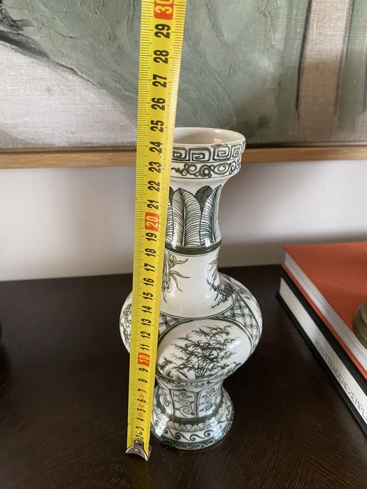 Stary azjatycki wazon recznie malowany