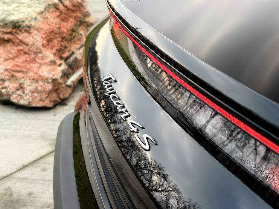 Porsche Taycan 4S ідеальний стан, максимальна комплектація.