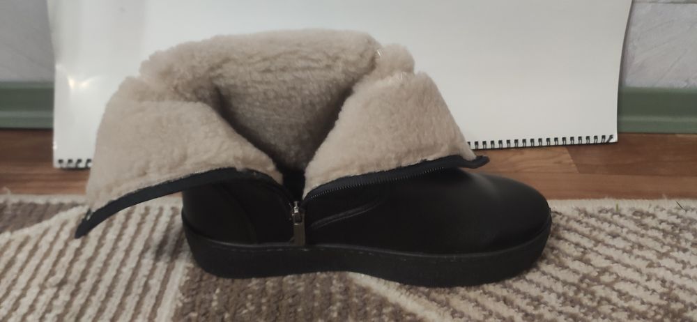 Чоботи жіночі шкіряні