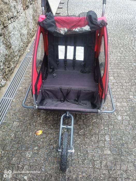 Bicicleta passeio com reboque de passeio