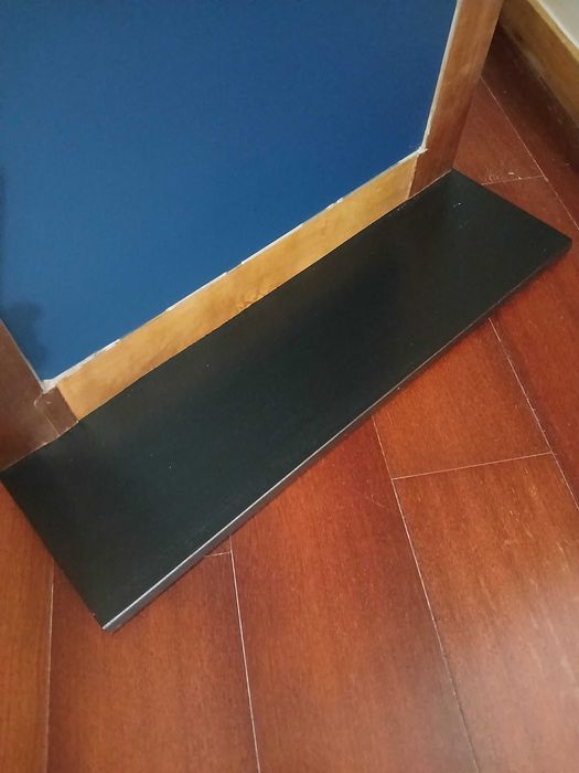 Espelho alto com pé