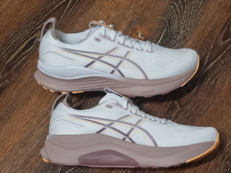 Оригінал 100%  жіночі кросівки asics gel kayano 32  euro 40