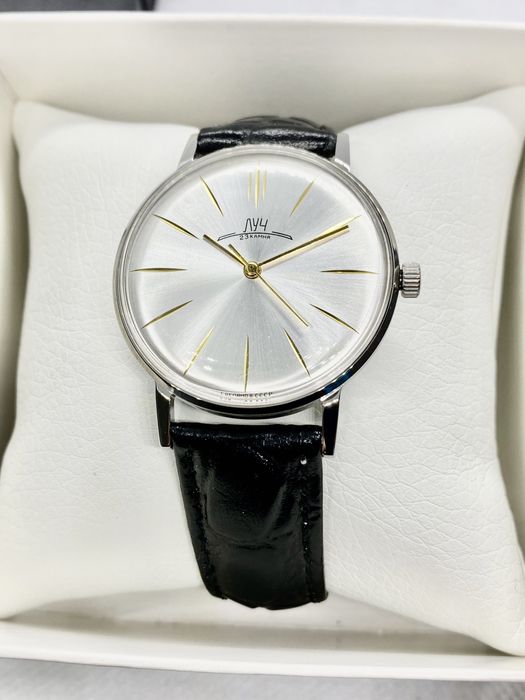 ГОДИННИК Часы ЛУЧ НОВЫЕ КАЧЕСТВО  ракета полет восток слава молния