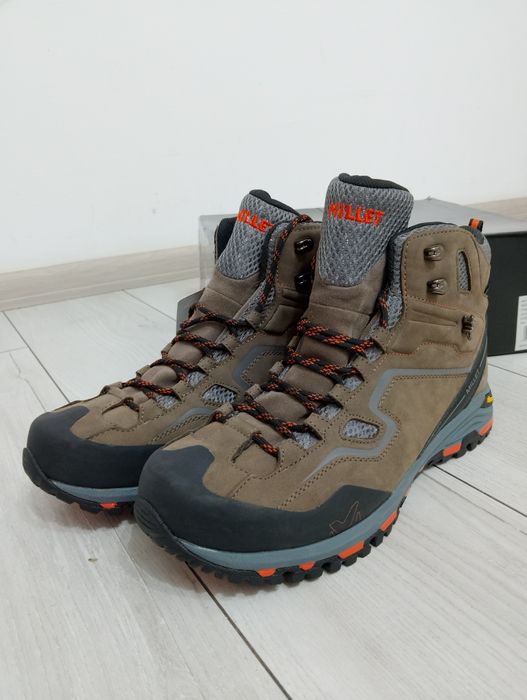 Зимові трекінгові чоботи Vibram