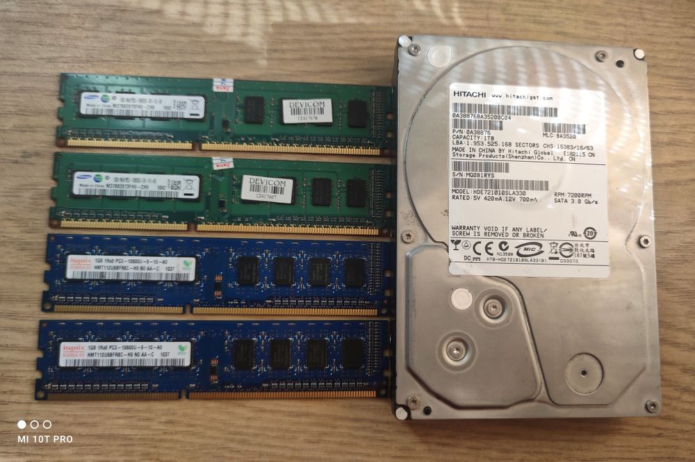 Продам ОЗУ по 1гб, ddr3