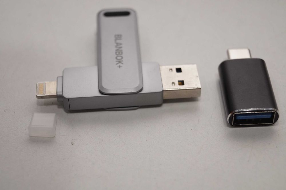 BLANBOK+ Pendrive 128GB USB  Lightning + adapter typ-c srebrny