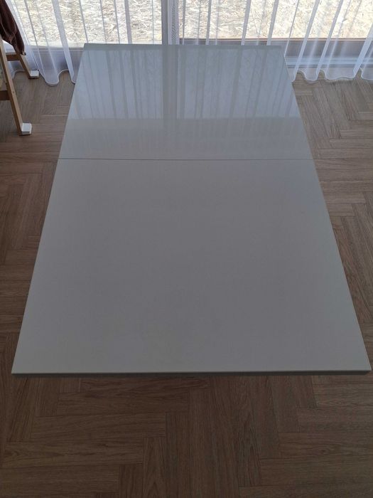 Stół biały rozkładany