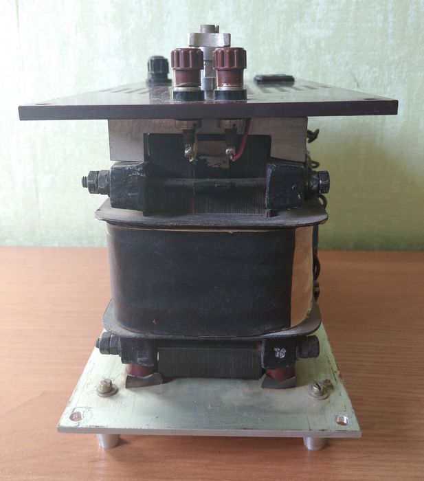 Стабилизатор напряжения времен  ссср