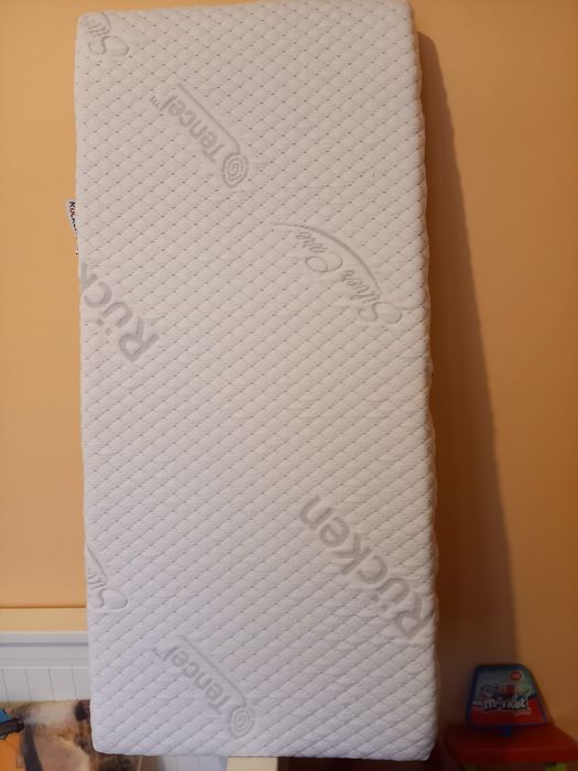 Materac do łóżeczka niemowlęcego