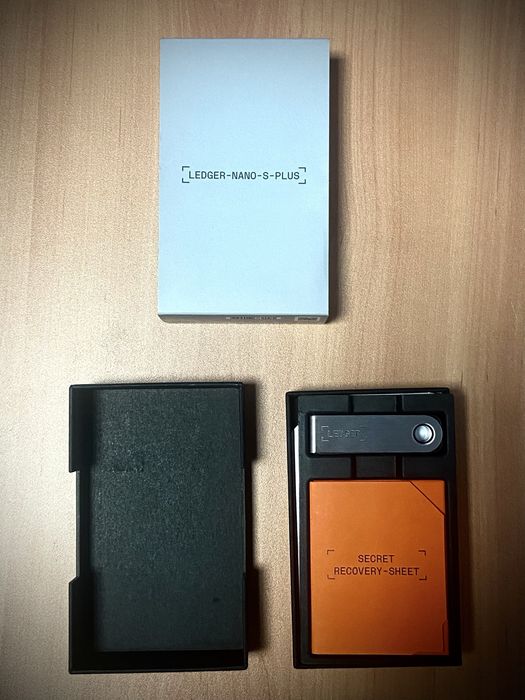 Ledger Nano S Plus - Cryptocurrency USB Drive64586066039554122
