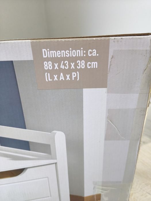 Banco de madeira com arrumação novo