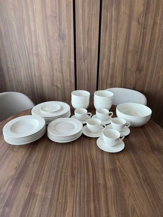 Biała zastawa stołowa