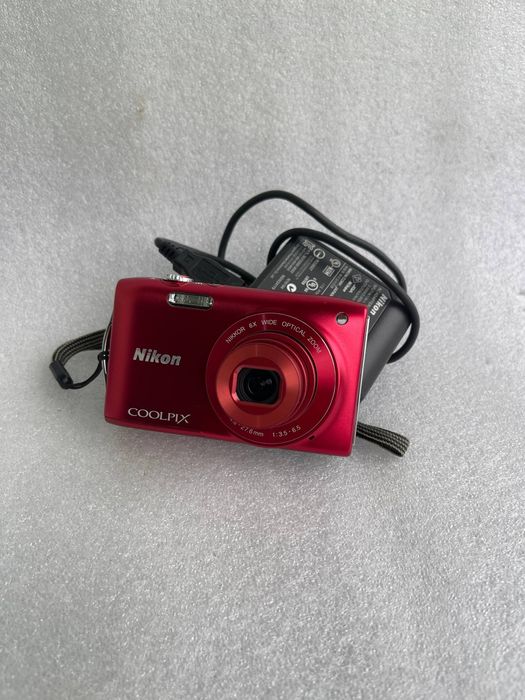 Фотоапарат Nikon COOLPIX S3200 Red