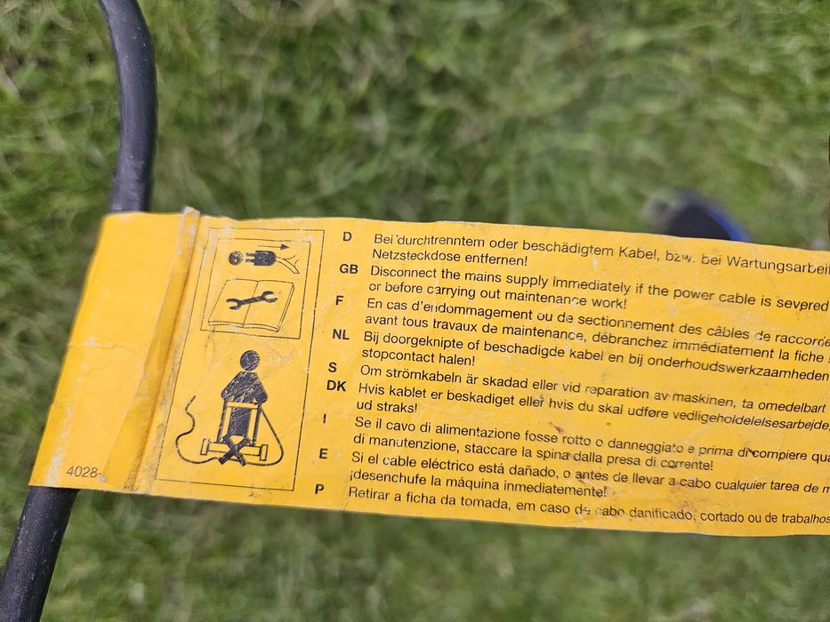 Газонокосілка GARDENA