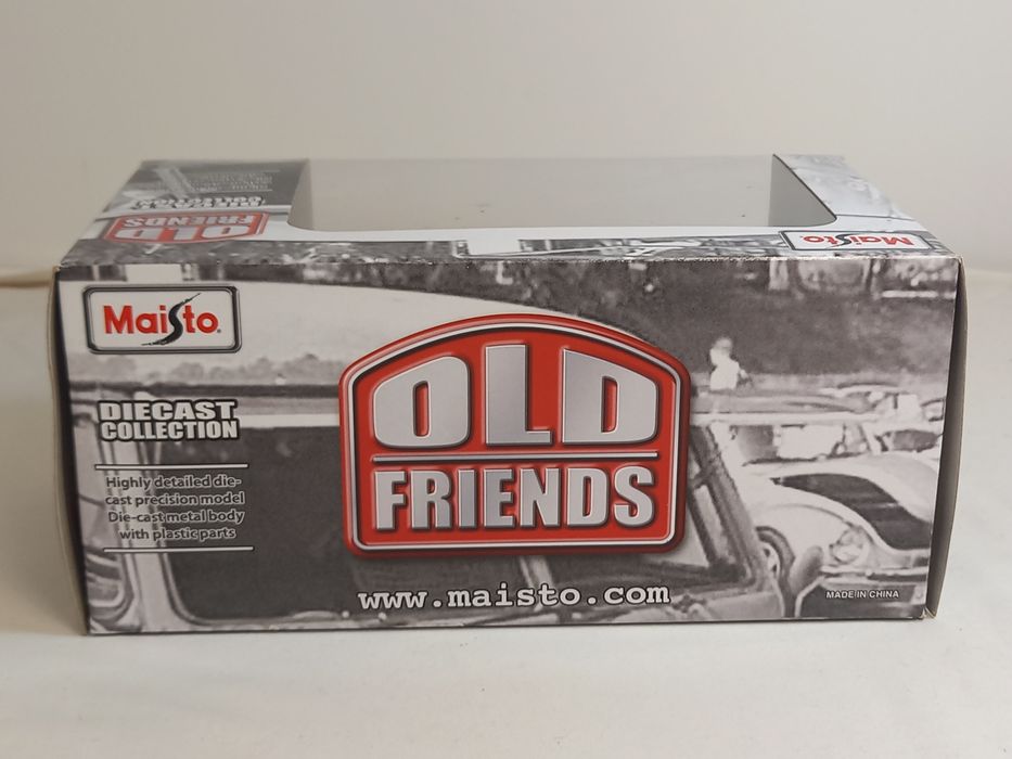 Maisto Volkswagen Van Samba Old Friends 1/25