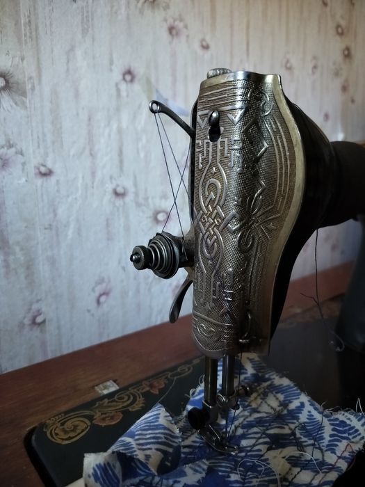 Швейна машинка подільська з тумбою