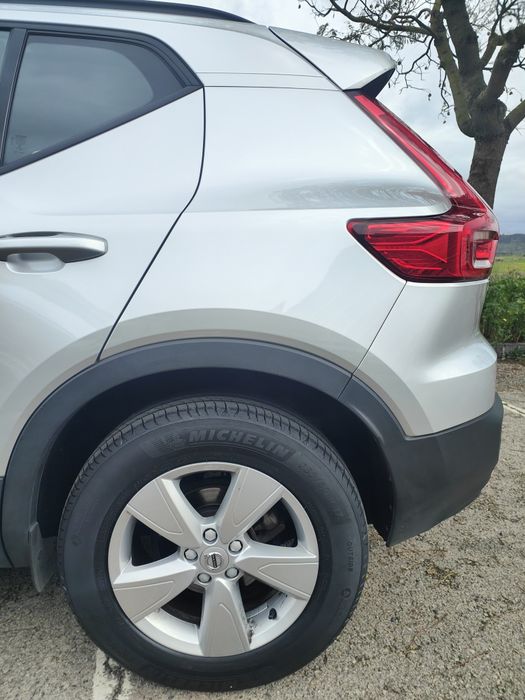 Volvo XC40 T3 Tech Edition Impecável