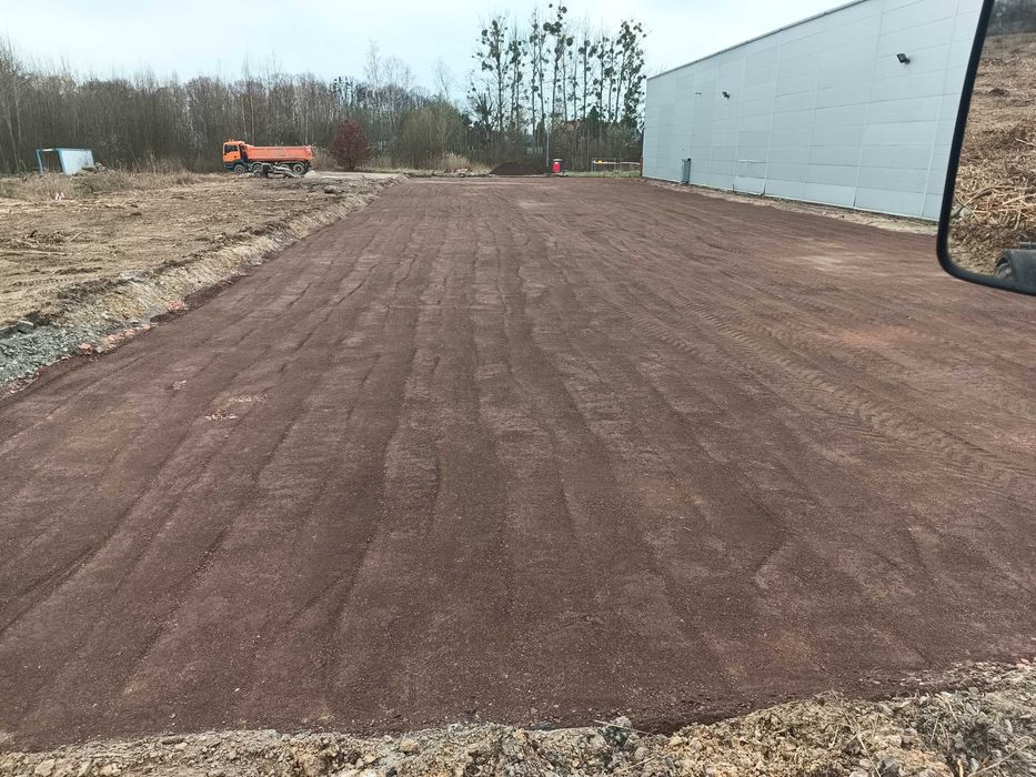 Roboty ziemne, niwelacja terenu, wynajem koparek