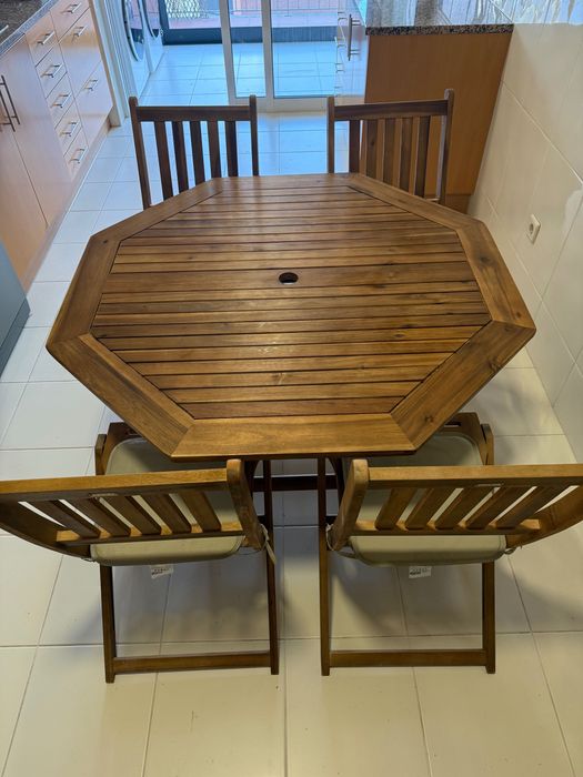 Conjunto mesa e cadeiras jardim Kasa