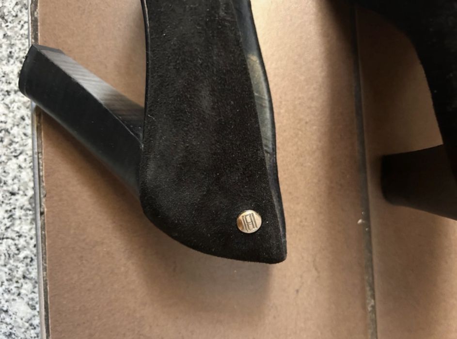 Sapatos Pretos Salto alto Tommy Hilfiger
