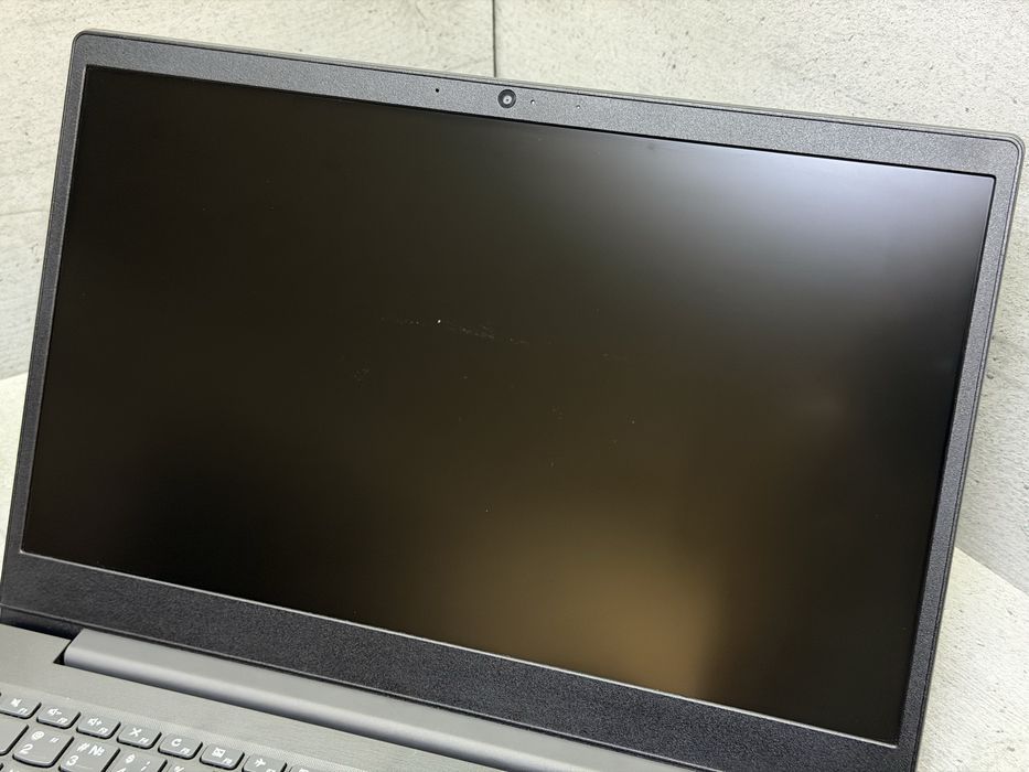 Стильний ноутбук Lenovo V15-iil/i5-1035G1/12gb ddr4/15.6" FullHD/240gb ssd