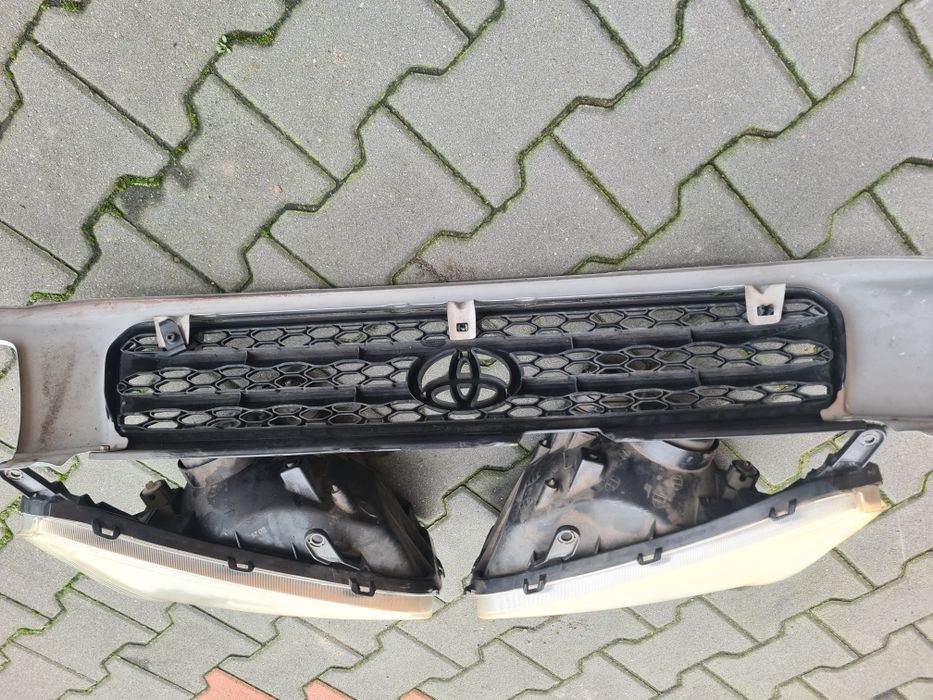 Lampy grill + listwa podreflektorowa RAV4 2