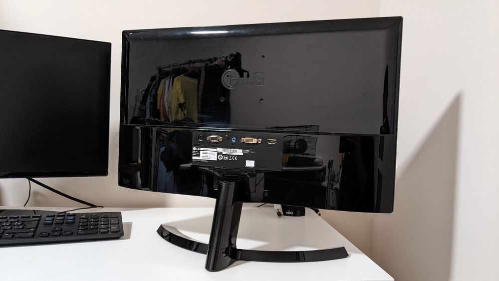 Монітор LG 23MP68vq-p