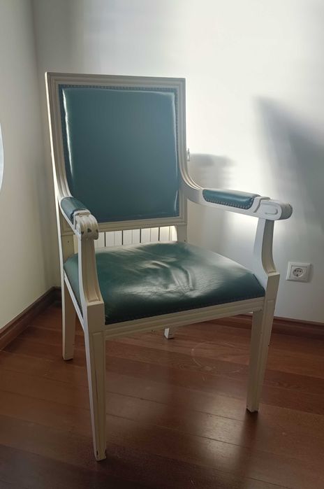 Cadeira vintage em pele