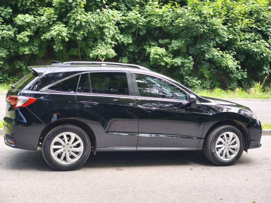 Кросовер Acura RDX.