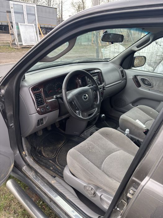 Sprzedam samochod mazda tribute