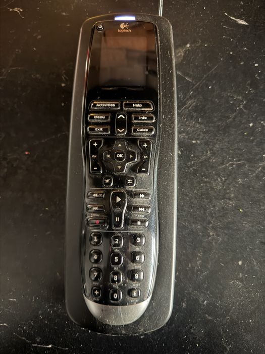 Pilot Logitech Harmony One