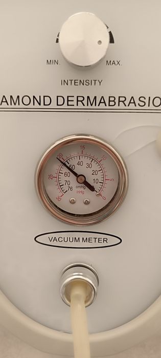 Vendo máquina de microdermoabrasão usada