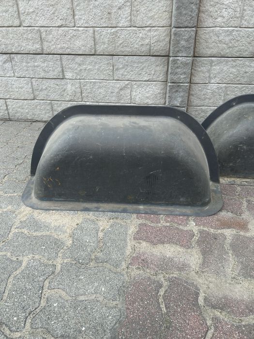 Nadkola , zabudowa busa, Opel Vivaro, wytrzymakłe tworzywo , używane
