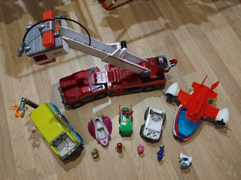 Psi patrol, bardzo duży zestaw pojazdów i figurek