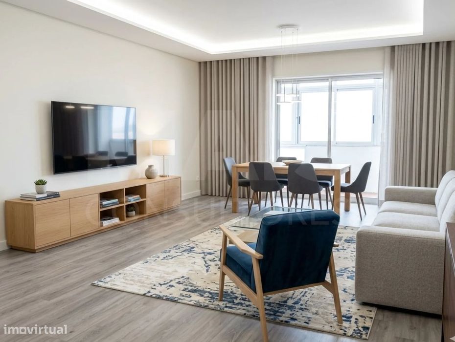 Apartamento T3 com marquise localizado no centro da cidade