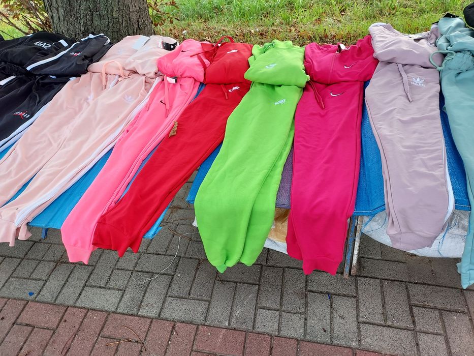 Damskie dresy bawełniane.  S. L.XL