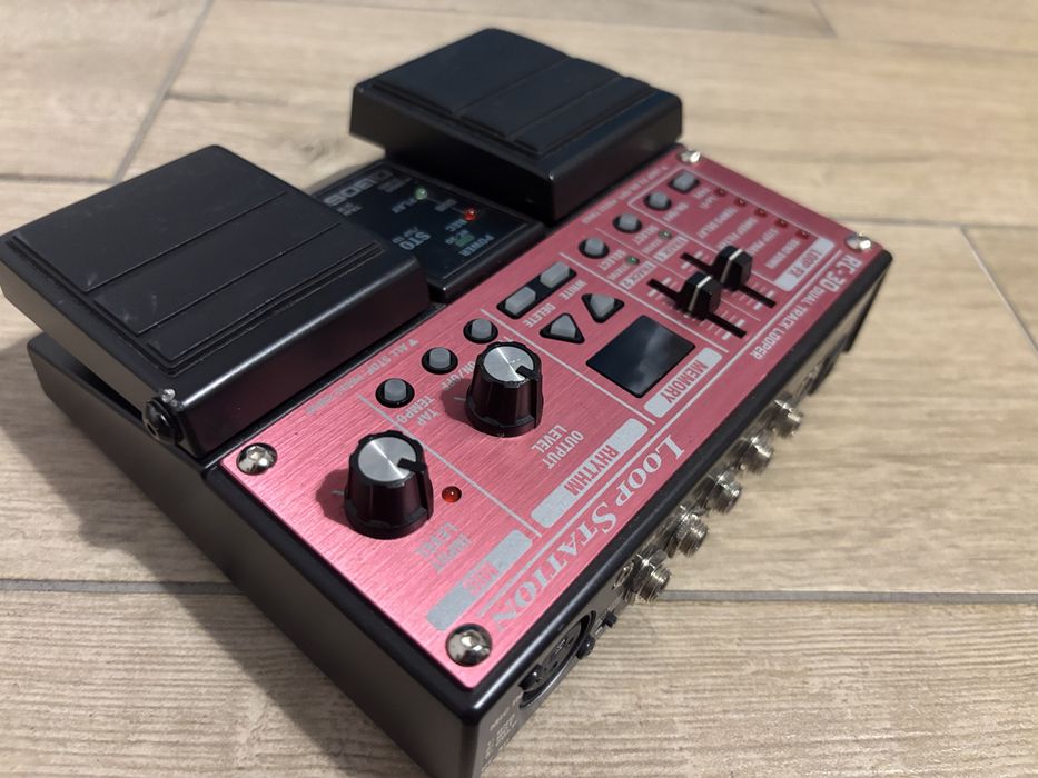 完動品！BOSS RC-30 デュアルトラックルーパー Amazon | BOSS Loop Station RC-30 | ルーパー・サンプラー | 楽器