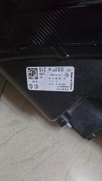 Lampa przednia Reflektor diodowy Skoda Karoq 57B941010
