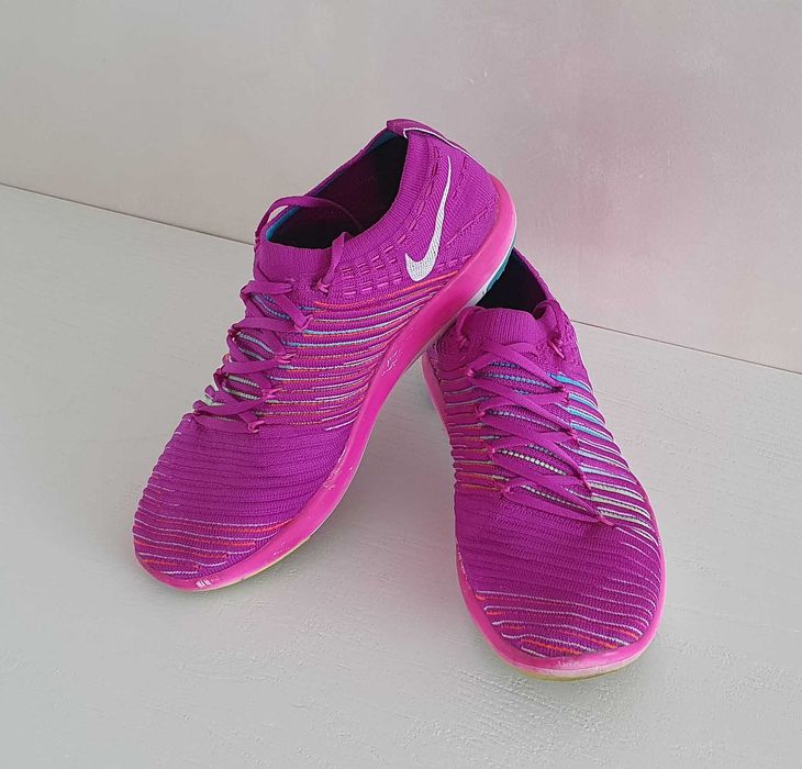 жіночі кросівки Nike