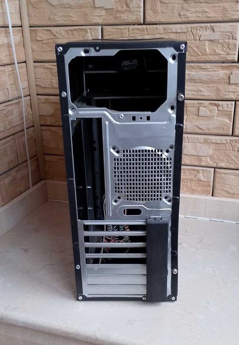 Корпус Logic & Power для ПК (ATX)