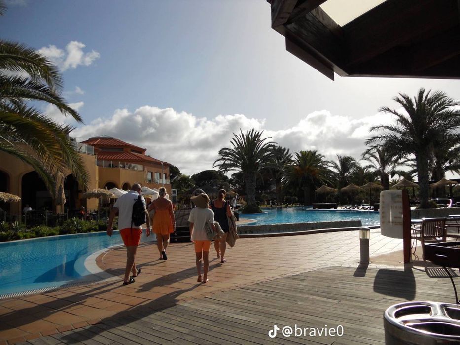 Nikon coopix s3000 canon ixus sony cyber shot g7x