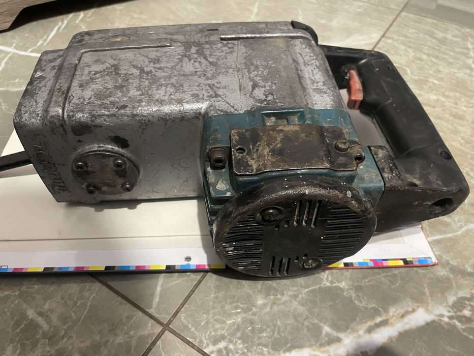 Makita hm1303 mlot wyburzeniowy udarowy
