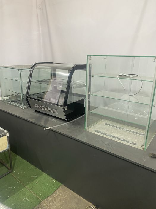 Витрина кондитерская холодильная куб холодильник для десертов