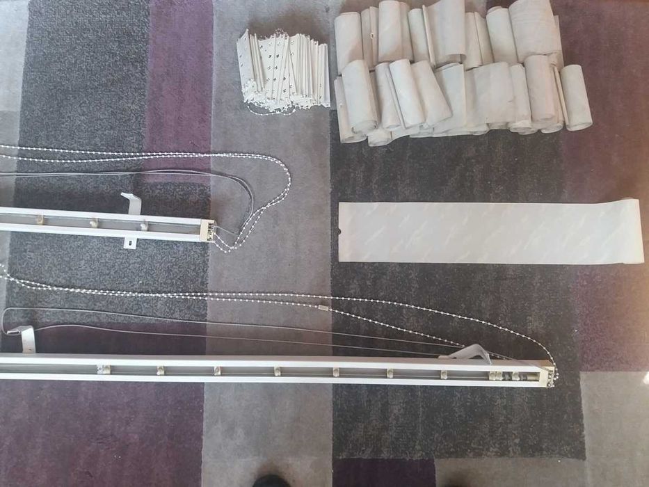 Rolety okienne z szynami