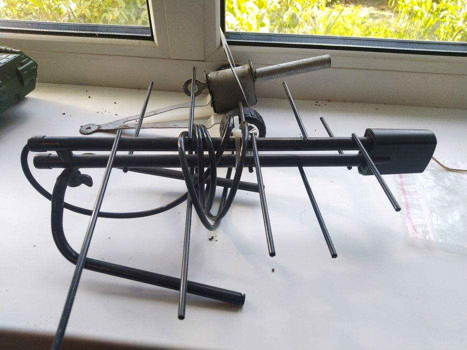 Антенна  телевизионная