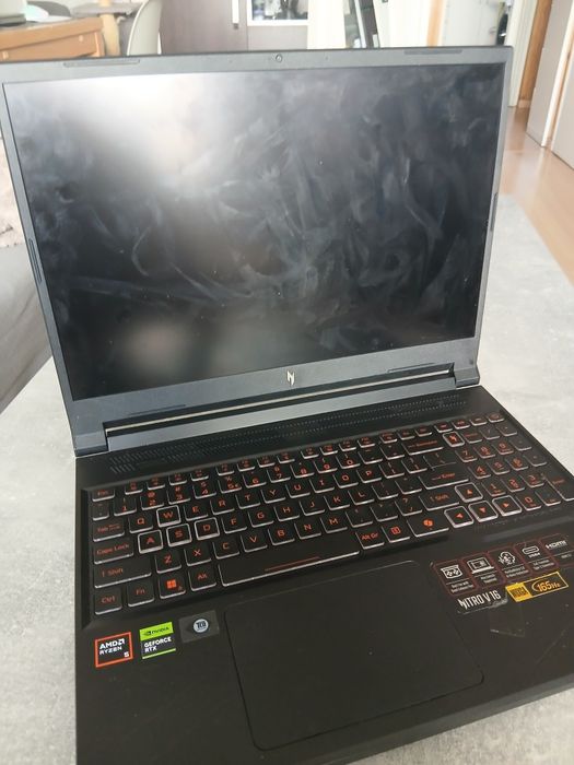 acer nitro v16  stan bdb