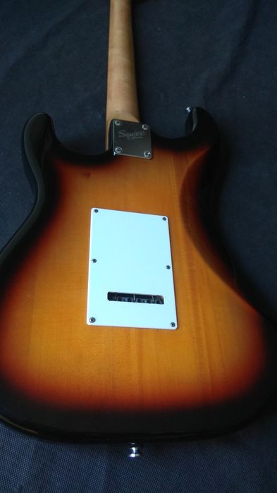 FENDER SQUIER bullet stratocaster guitarra eletrica