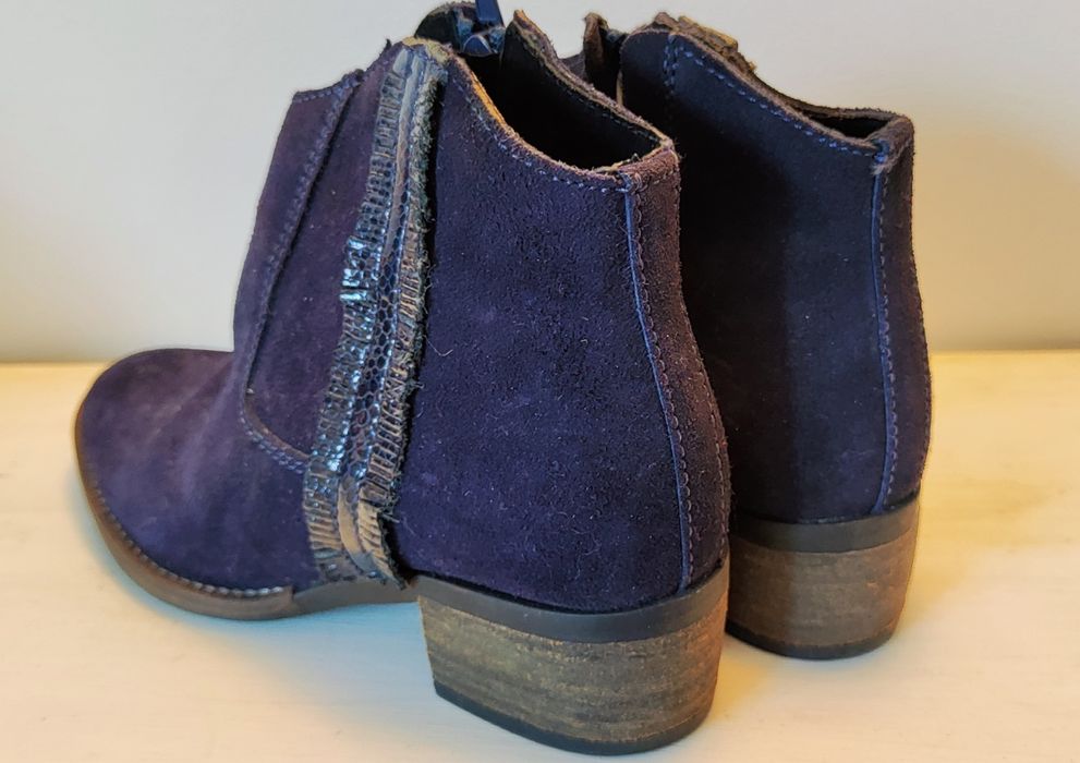 Botins em pele azul marinho