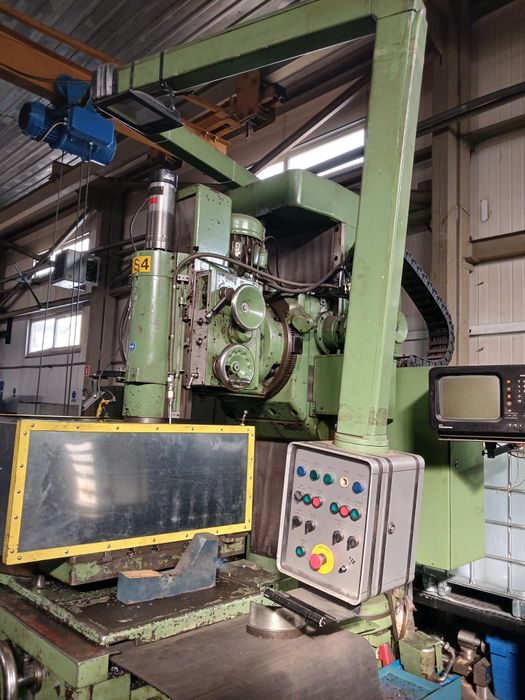 Вертикально-фрезерний  універсальний станок Bohner-Kohle  MF-3