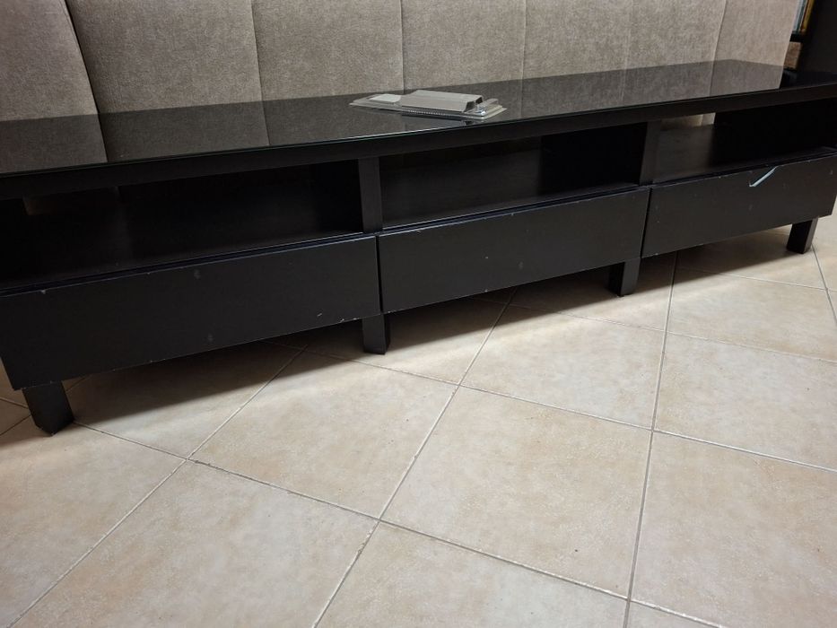 Móvel TV Ikea com vidro